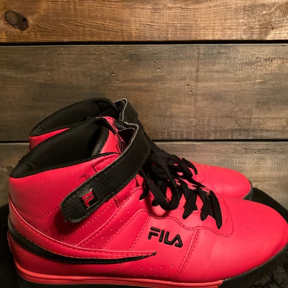 Men’s FILA high top sneakers size 8.5 - Picture 2 of 8